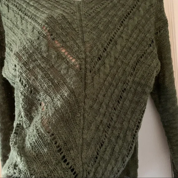 Green sweater - Picture 6 of 6